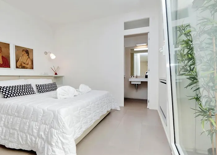 Piazza Del Popolo Apartment *