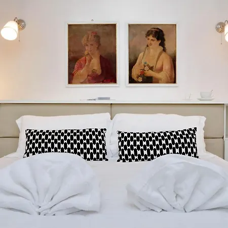 Apartment Piazza Del Popolo Rome